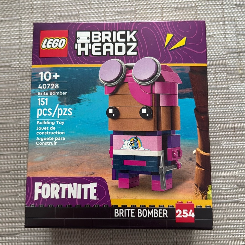 Brand new Lego Brick Headz Fortnite Brite Bomber #254